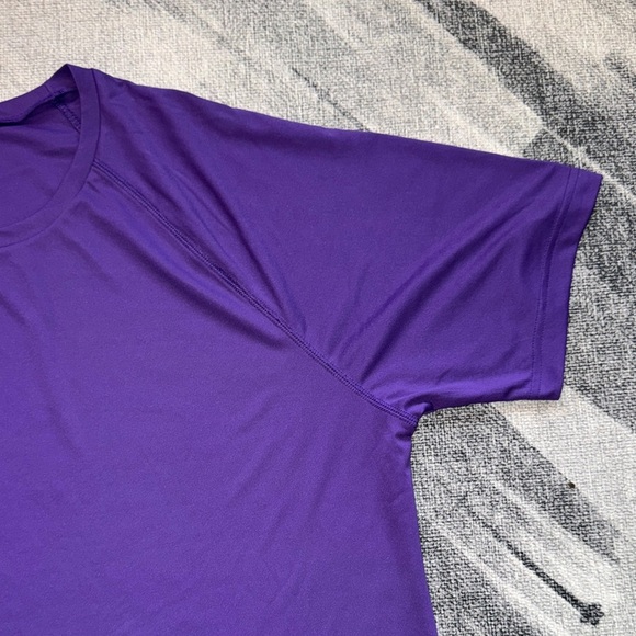 Alo Yoga Men's Size XXL Purple Idol Performance Polyester T Shirt - Picture 3 of 9